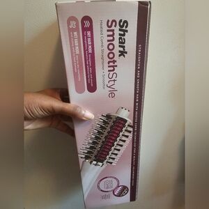 Shark SmoothStyle Hot Air Heated Comb Brush - Pink/White
